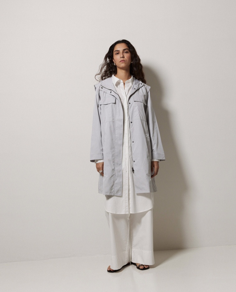Chaqueta water repellent capucha gris