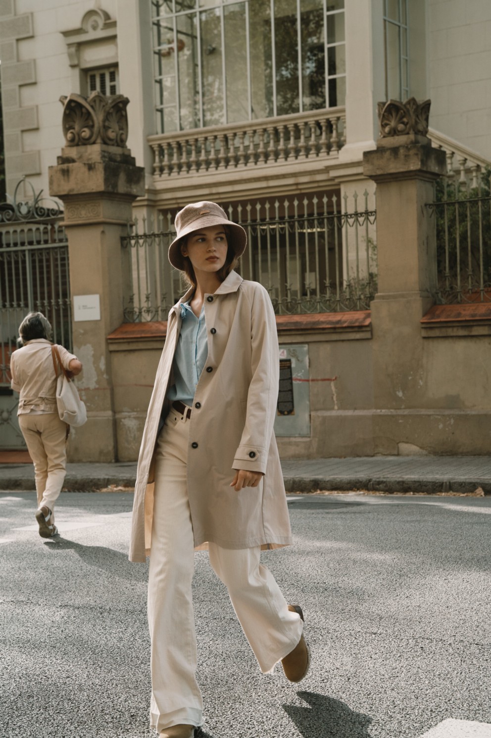 Trench clearance coat midi