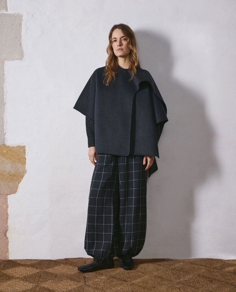 Pantalón bombacho de cuadros en gris oscuro