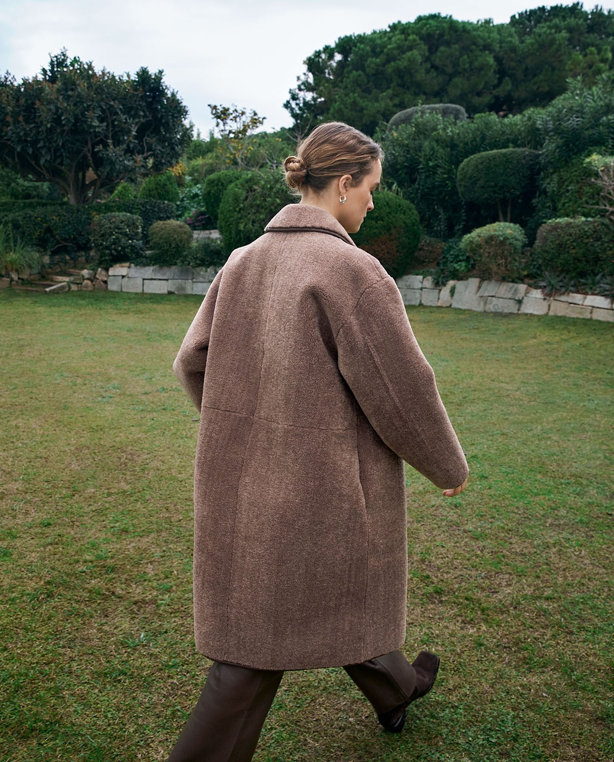 Long shearling coat in chocolate 1