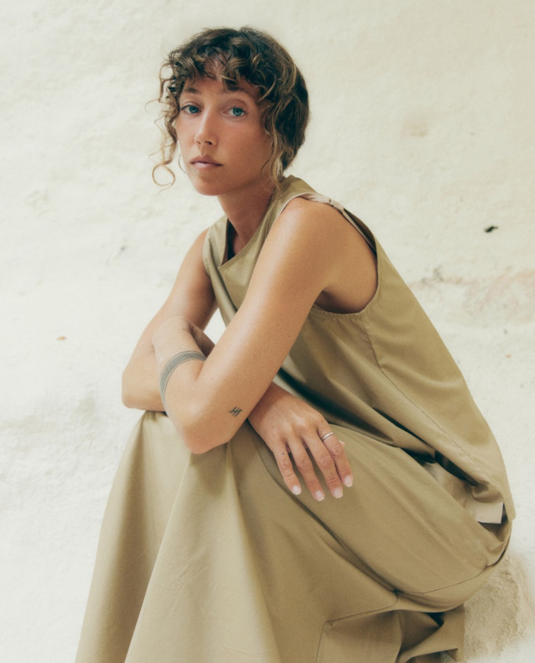 Top 100% algodón en popelín para mujer – escote redondo, sin mangas y corte recto