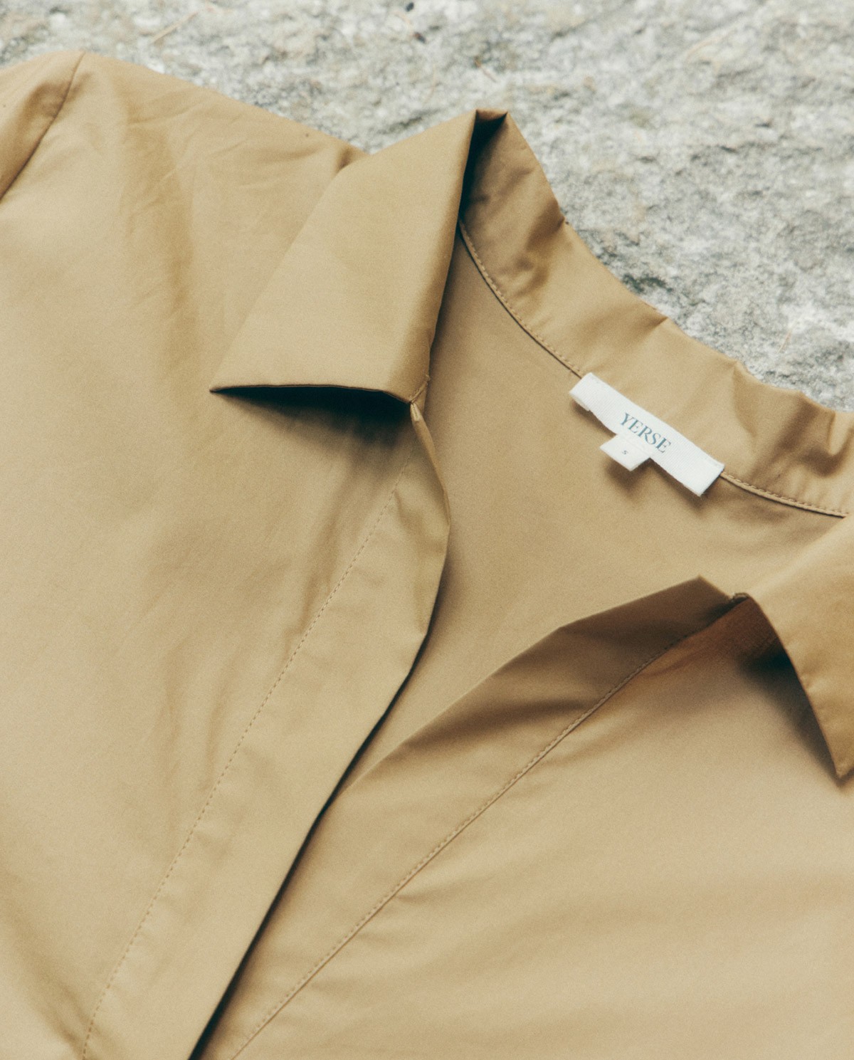 Vestido camisero 100% algodón beige para mujer – cuello polo, corte recto y manga corta 6
