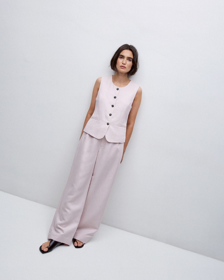 Pink pleated wide-leg trousers