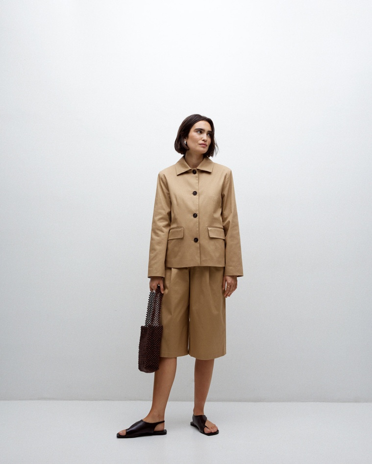 Bermudas tejido gabardina camel