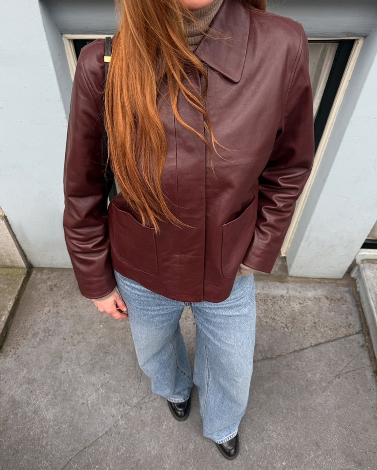 Chaqueta corta 100% piel burdeos mujer Yerse - Detalle frontal